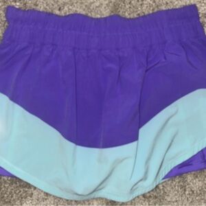 Lululemon women’s ruched Purple/Light Blue Athletic Skirt. Sz 8